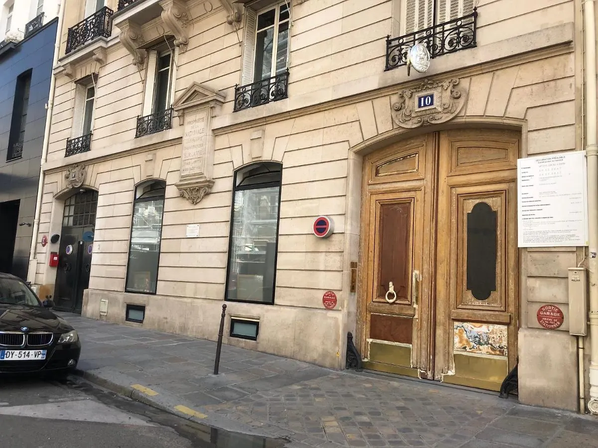 Apartments Champs Elysees Marignan Paris Fransa