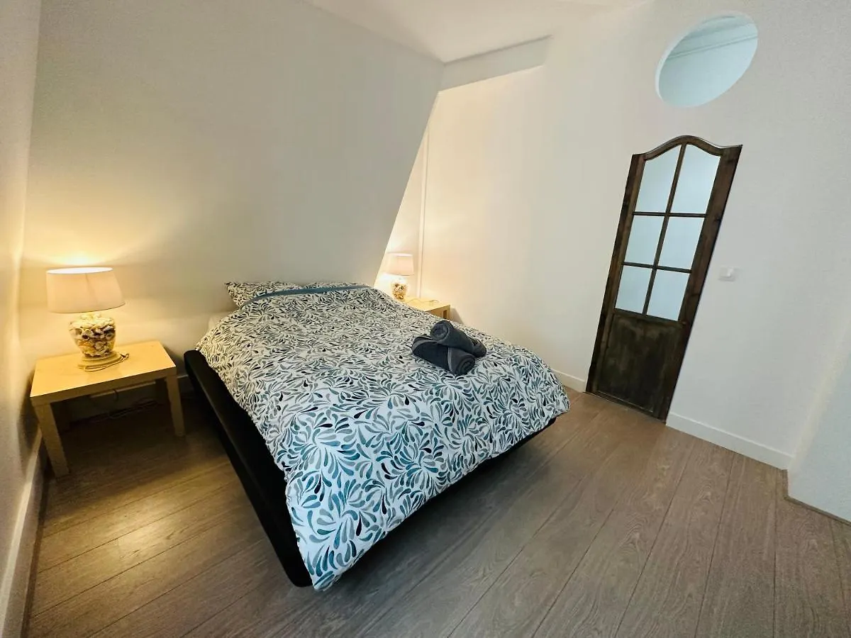 Apartments Champs Elysees Marignan Paris Fransa